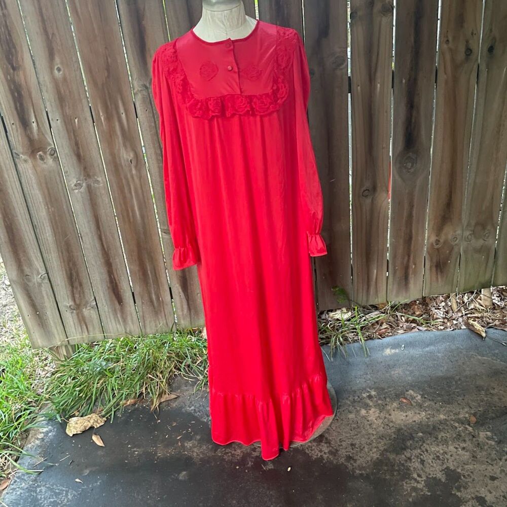 Vintage 60s NANCY KING Lace Applique Nylon Cottagecore Modest Nightgown S